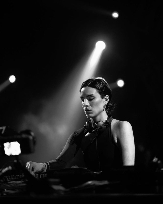 ANDREA ZAPATA VUELVE A CHILE CON FRVR